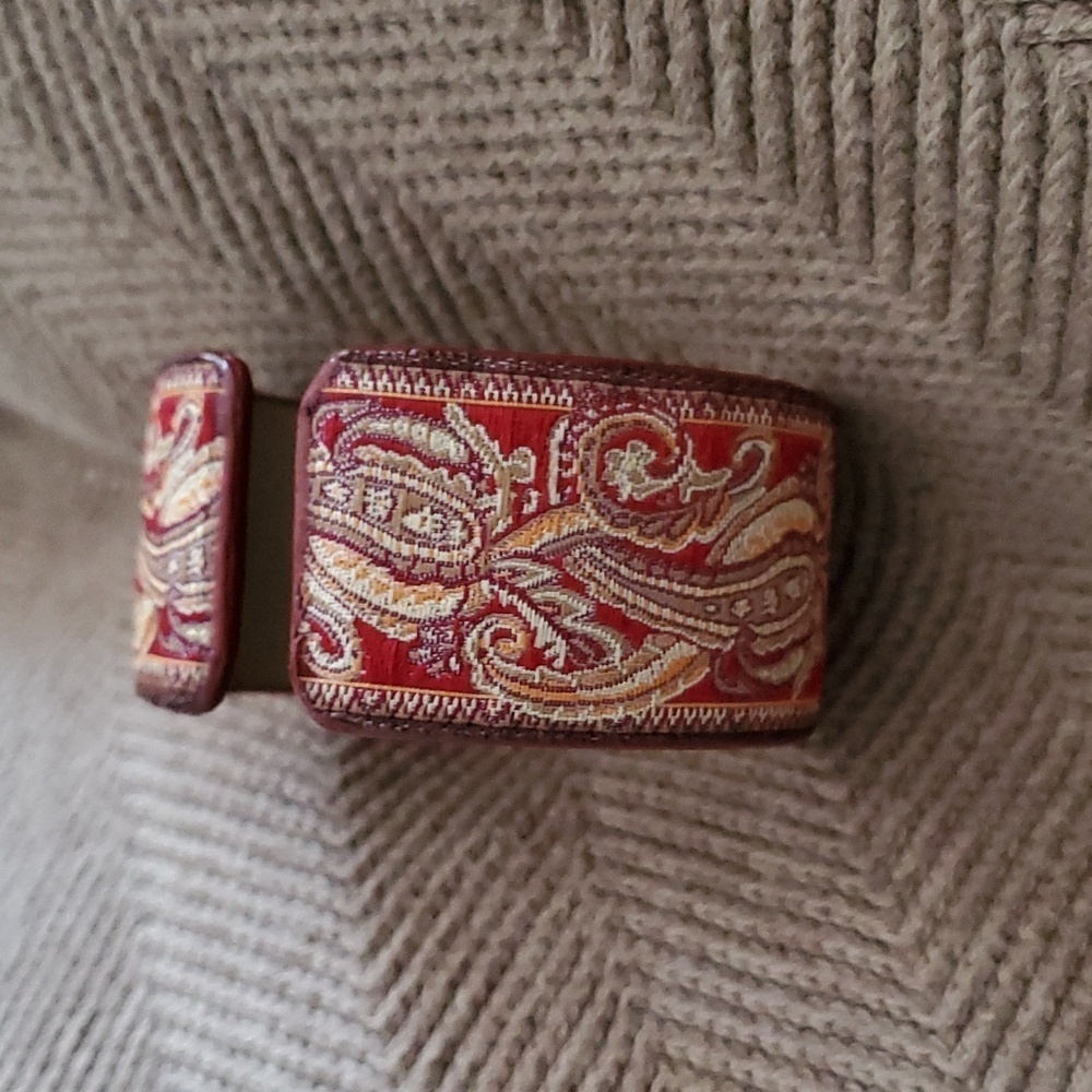 KESSARIS QUARTZ WATCH PAISLEY BOHO FLEXIBLE BAND RED GOLD SQUARE FACE - Picture 3 of 10
